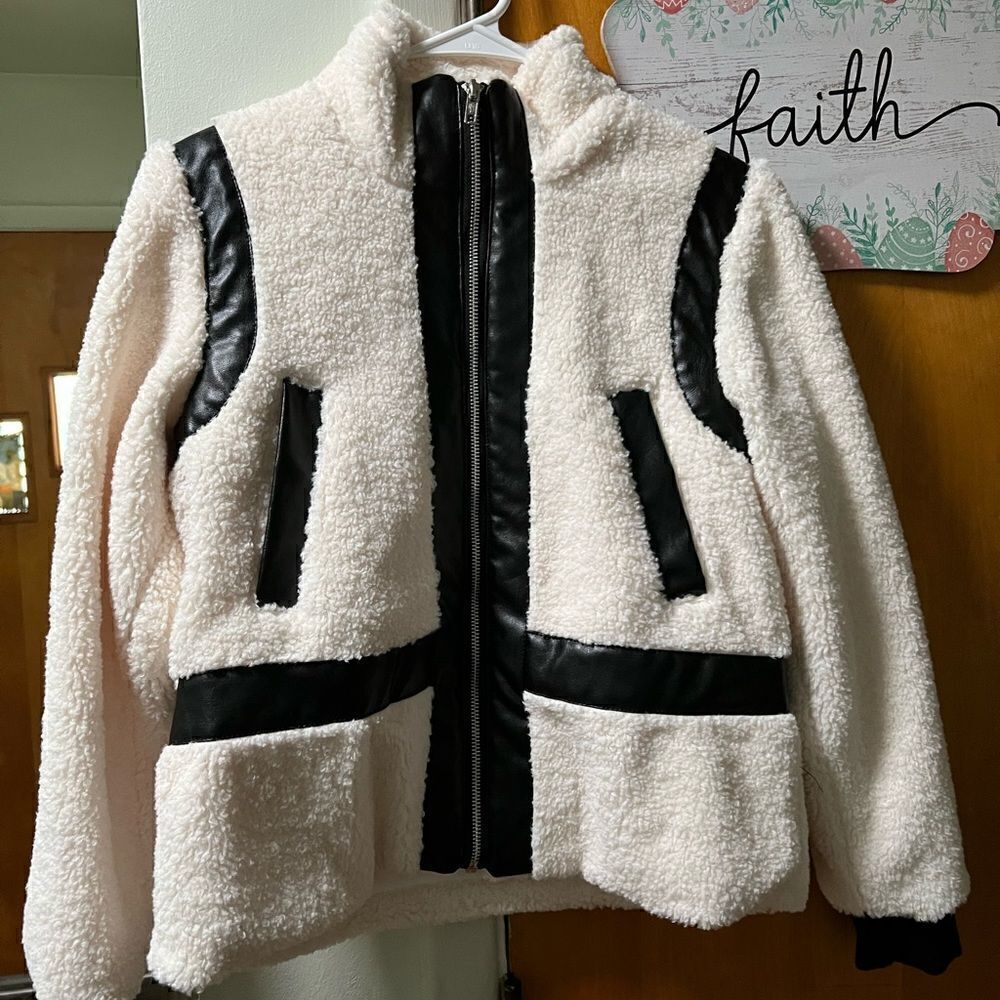 Girls faux fur zipper closure jacket with faux leather detail
